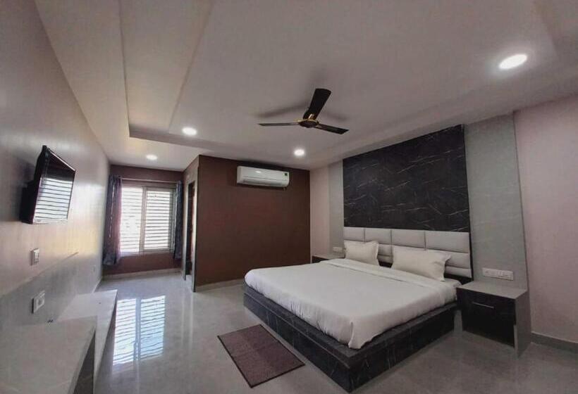 豪华房间, Nirmalya Inn