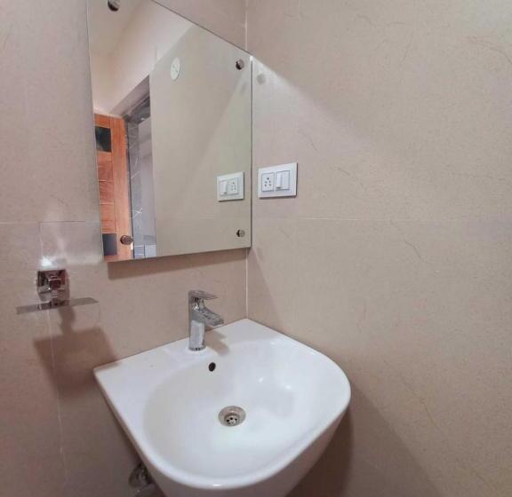 豪华房间, Nirmalya Inn