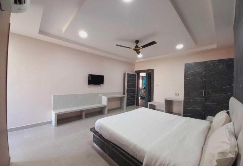 豪华房间, Nirmalya Inn