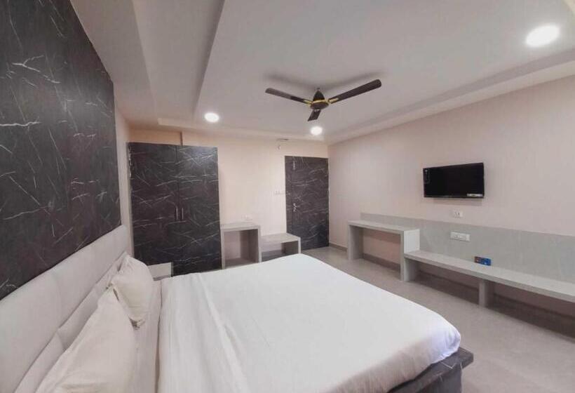 豪华房间, Nirmalya Inn