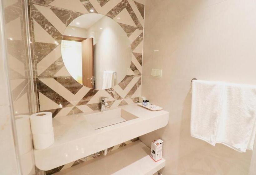 اتاق خانوادگی, Grand Luxury