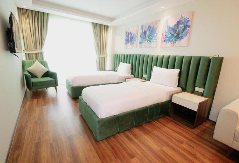 اتاق خانوادگی, Grand Luxury