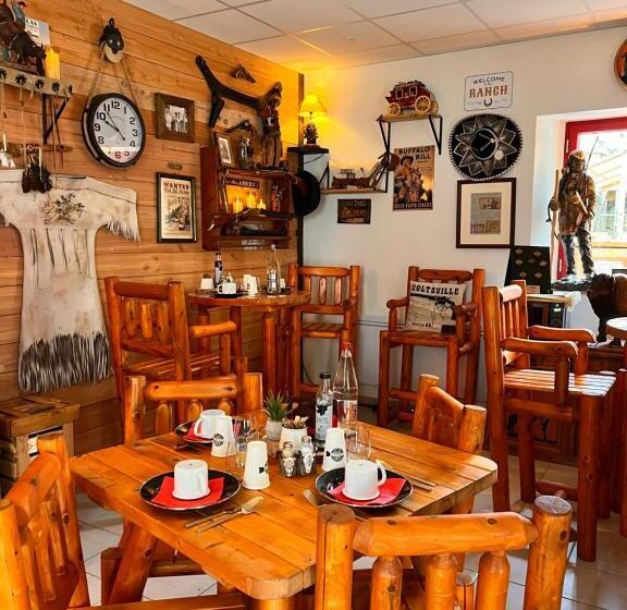 غرفة عائلية مطلّة علي الحديقة, Le Ranch