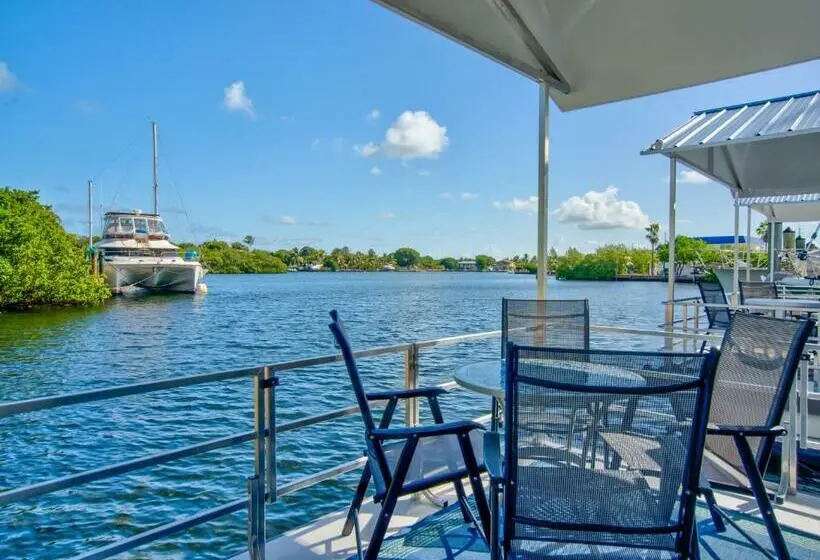 بانگلوی لوکس, Coconut Cay Marina & Rv Park