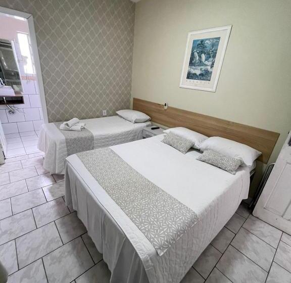 标准三人间, Hospedar Flats & Residence