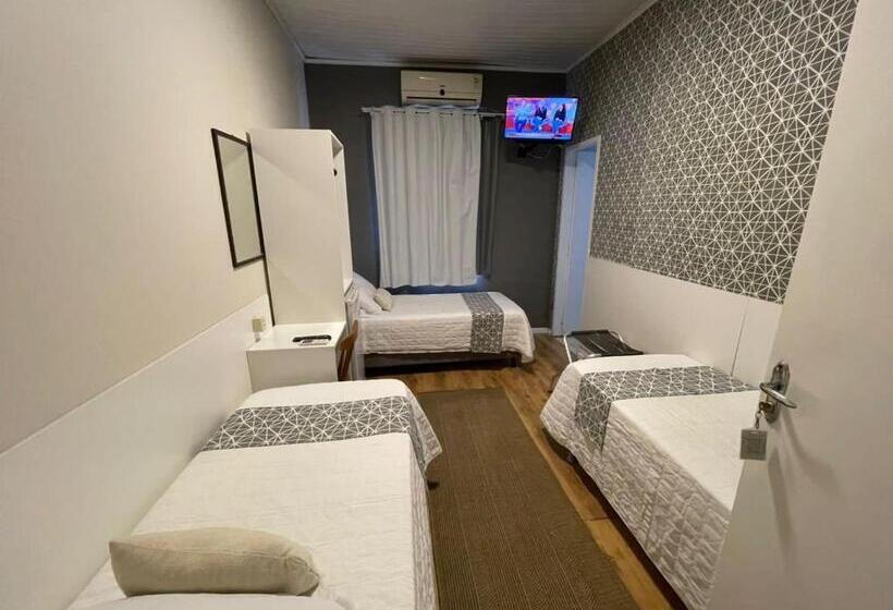 标准三人间, Hospedar Flats & Residence