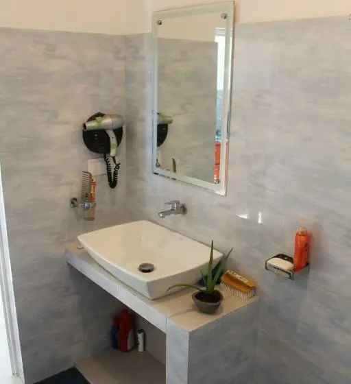 Standard-huone Jaettu Kylpyhuone, Riku Surf House Hiri