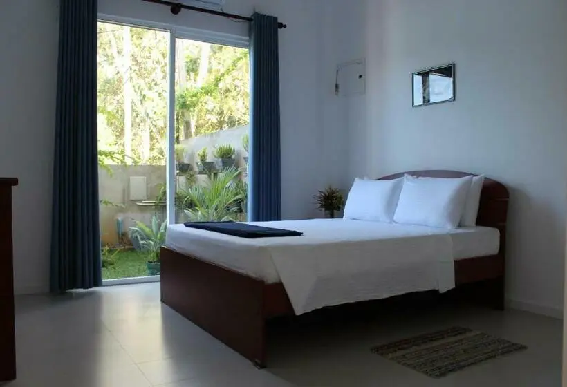 Standard-huone, Riku Surf House Hiri
