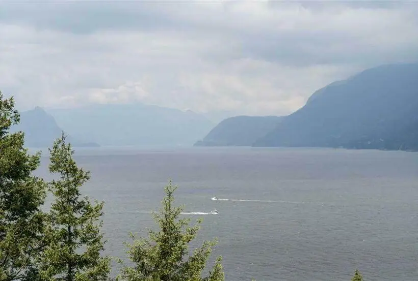 オーシャンビューデラックススイート, Vancouver Sea View Palace Inn