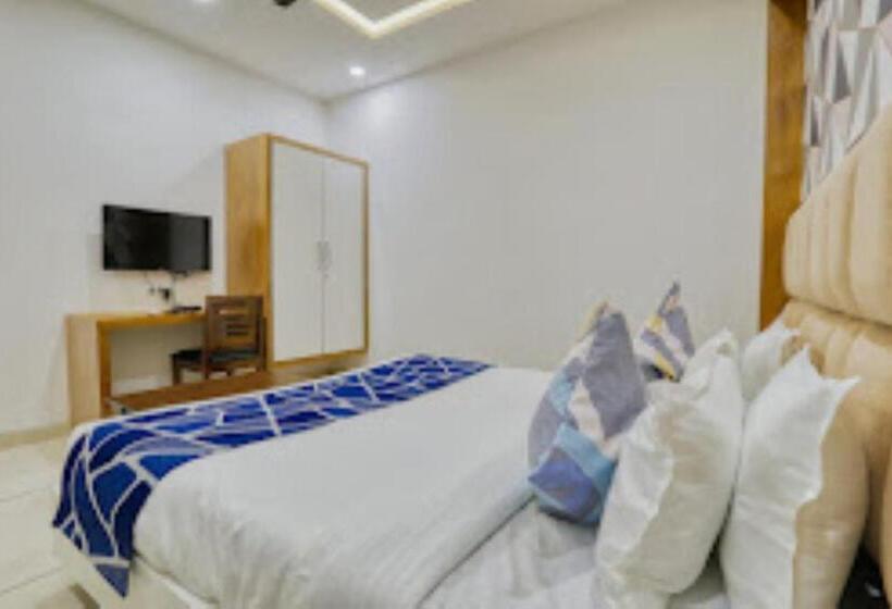 Номер Deluxe, B Fine By Aceotel