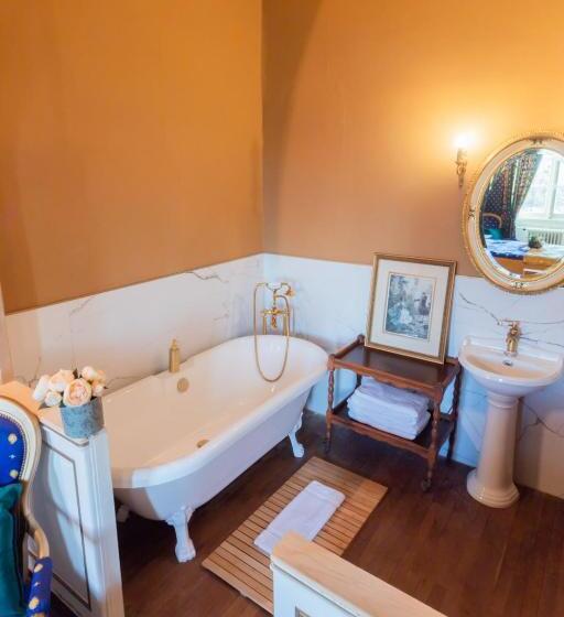 סוויטה דלוקס, Chateau Du Hallay