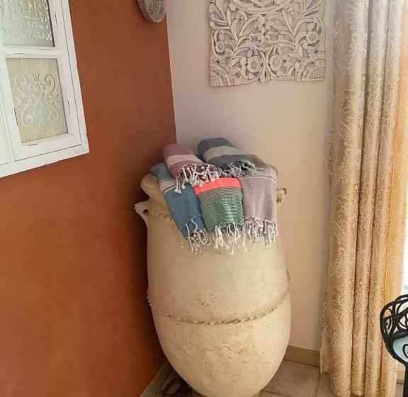 스탠다드 테라스 룸, Clos Marijeanne Capmas