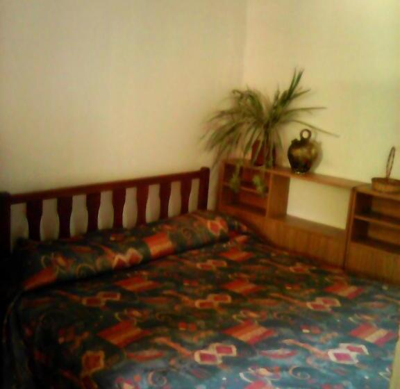 经济房, Hostel Atg