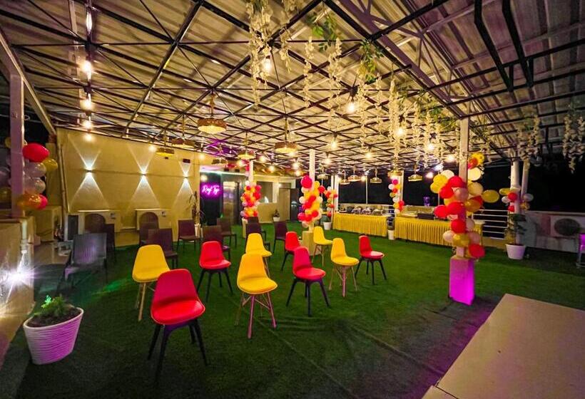 家庭套房, The कस्तूरी