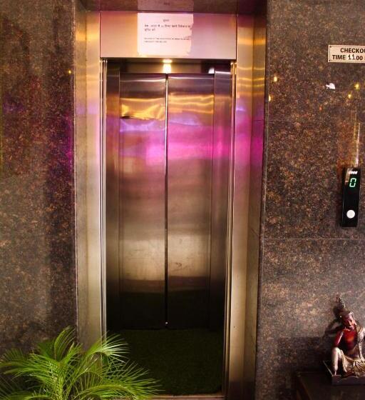 可观山景的小型套房, The कस्तूरी