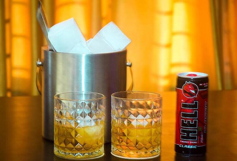 可观山景的小型套房, The कस्तूरी