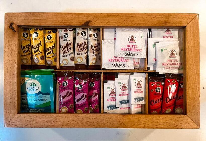 可观山景的小型套房, The कस्तूरी