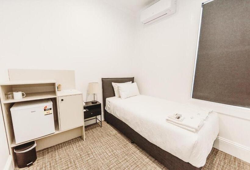 חדר סטנדרט יחיד, The Albion