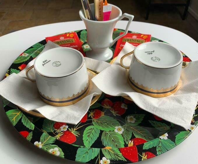 غرفة قياسية, La Grange D Ave