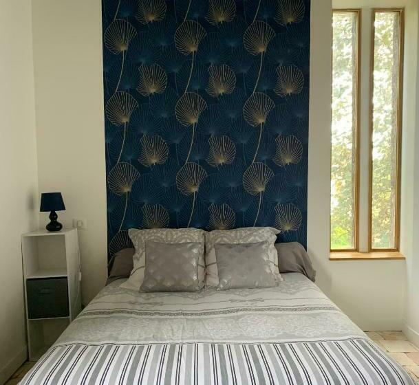 غرفة قياسية, La Grange D Ave