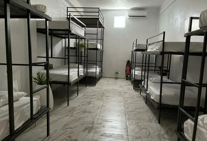 تختخواب در اتاق مشترک, Rincon Dorms