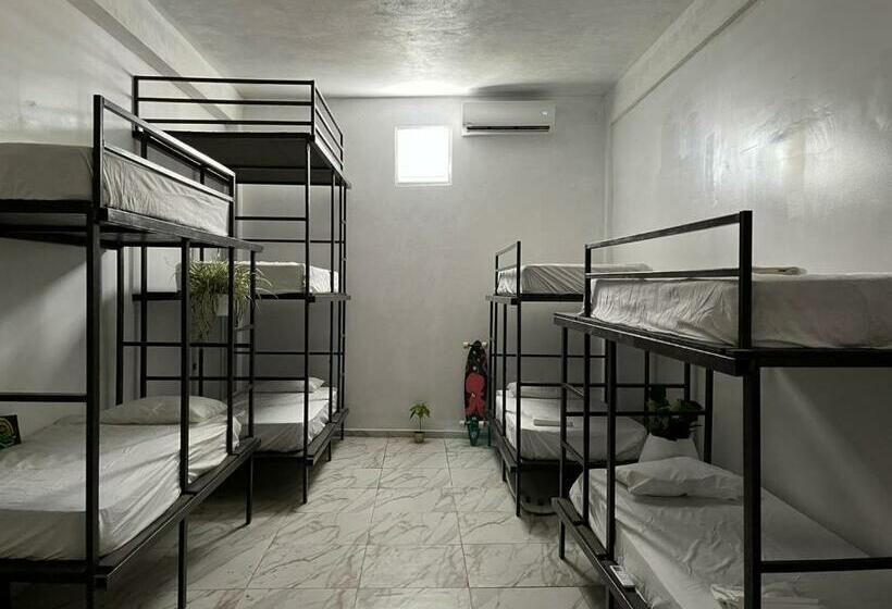 共用房间的床, Rincon Dorms