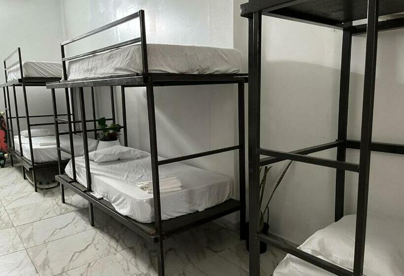 تختخواب در اتاق مشترک, Rincon Dorms