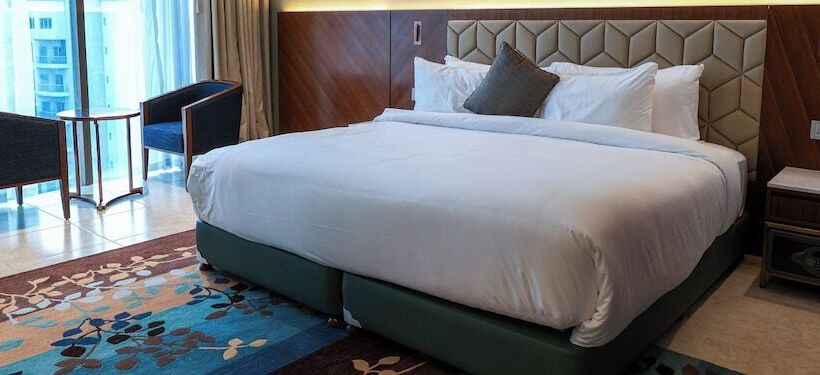 سوئیت با تخت بزرگ, The Seven