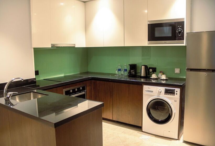 مجموعه ویستا شهر, The Seven