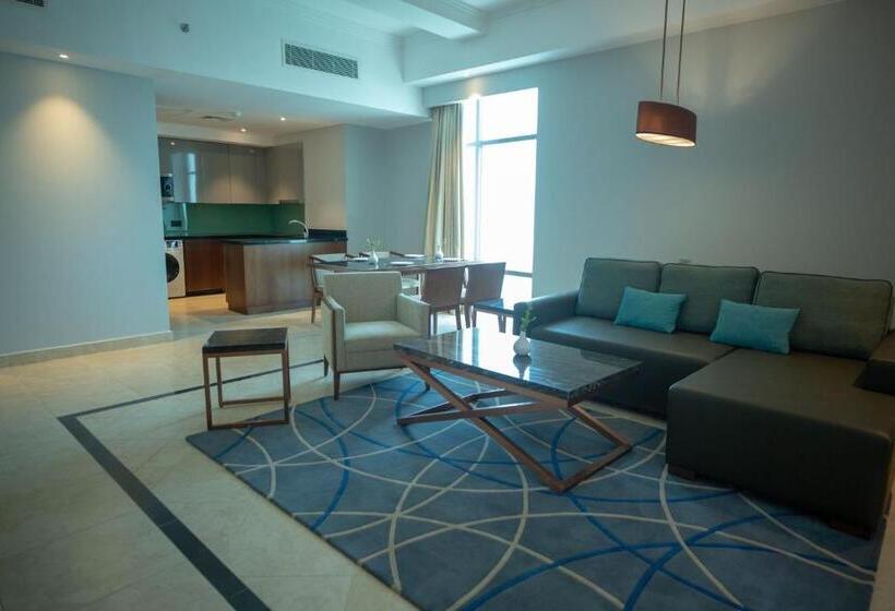 سوئیت با تخت بزرگ, The Seven