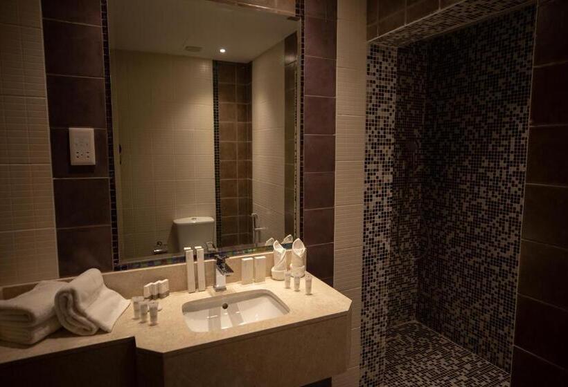 اتاق لوکس, The Seven