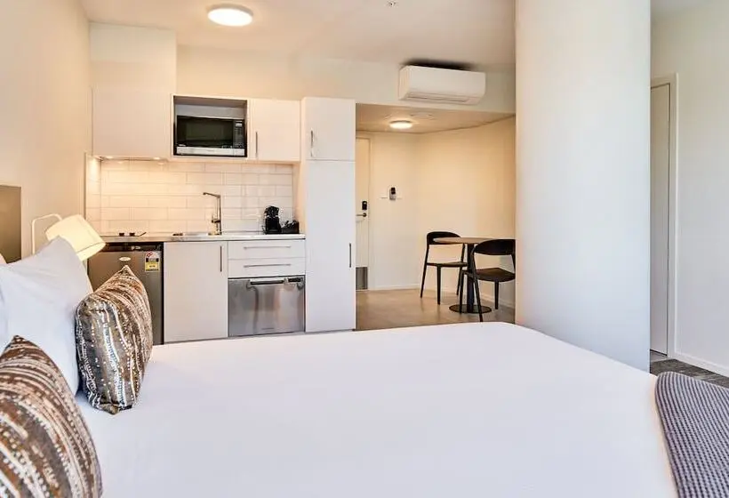 デラックススタジオ, Sojourn Apartment Hotel Ghuznee