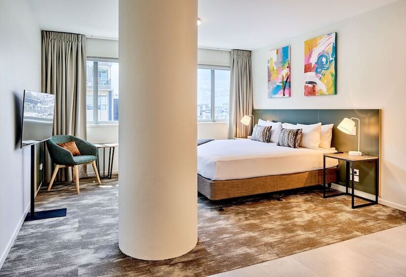 Студия Deluxe, Sojourn Apartment Hotel   Ghuznee