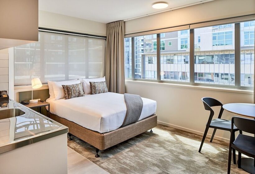 Апартаменты 2 Спальни, Sojourn Apartment Hotel   Ghuznee