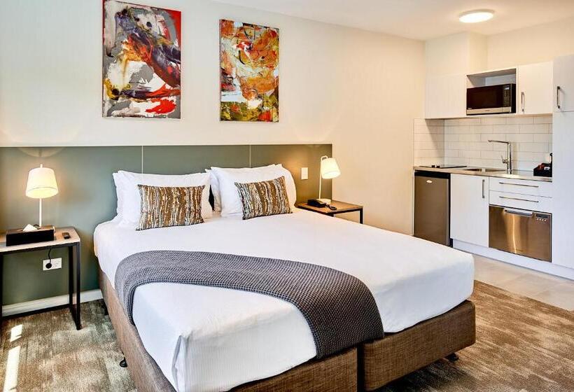Студия Deluxe, Sojourn Apartment Hotel   Ghuznee