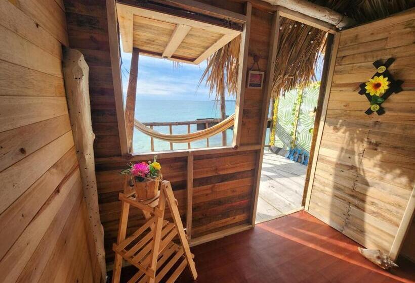 חדר סטנדרט נוף לים עם מרפסת, Baru Jet Set Beach & Hostal