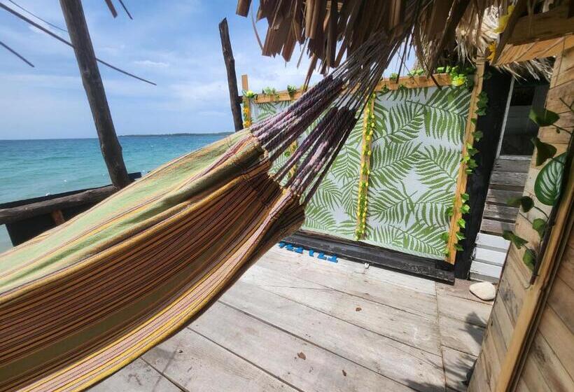 חדר סטנדרט נוף לים עם מרפסת, Baru Jet Set Beach & Hostal