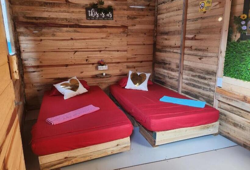 חדר משפחתי צדדי נוף לים, Baru Jet Set Beach & Hostal