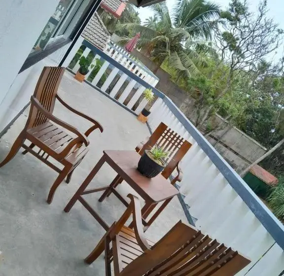 اتاق استاندارد با بالکن, Rosanuka Beach Villa