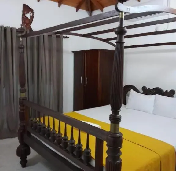 اتاق استاندارد با بالکن, Rosanuka Beach Villa