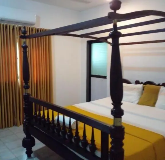 اتاق استاندارد با تخت بزرگ, Rosanuka Beach Villa