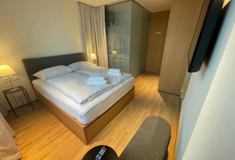 غرفة قياسية, Das Flint