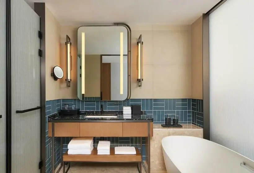 キングサイズベッドのデラックススイート, Four Points By Sheraton Nanchang, Xihu
