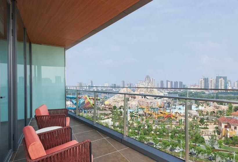 Люкс Deluxe Кровать Кинг, Four Points By Sheraton Nanchang, Xihu