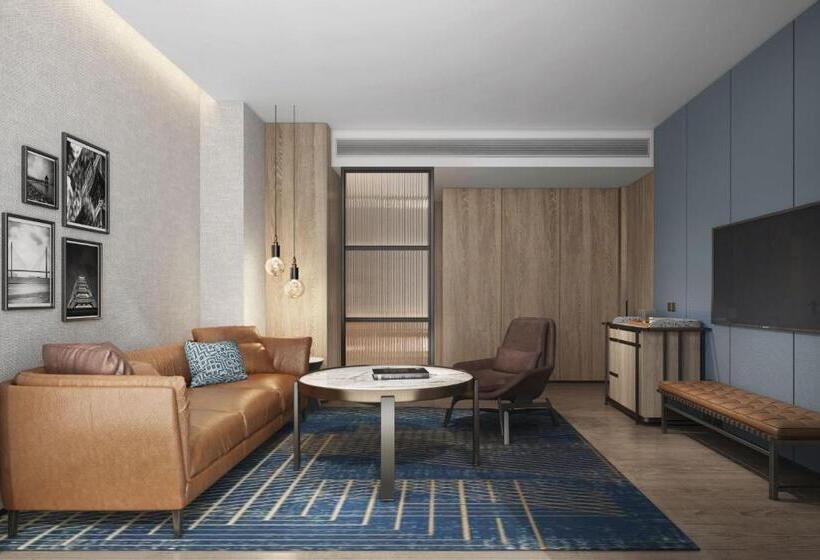 Люкс Deluxe Кровать Кинг, Four Points By Sheraton Nanchang, Xihu