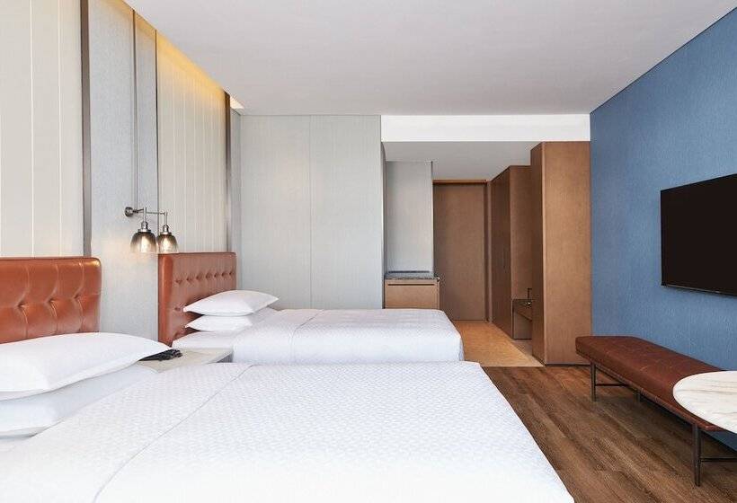 Номер Deluxe Вид на Озеро, Four Points By Sheraton Nanchang, Xihu