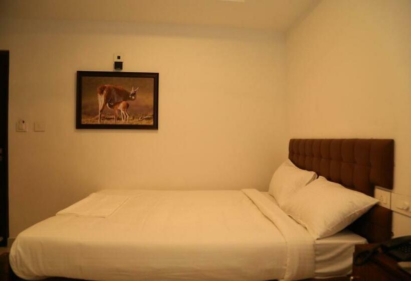 اتاق لوکس, Peroor Inn