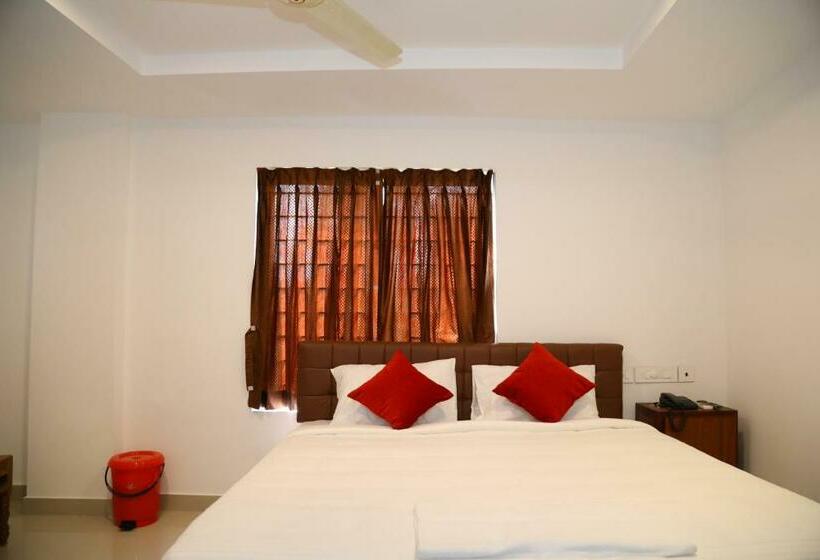 اتاق لوکس, Peroor Inn