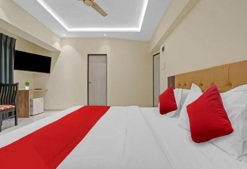 חדר דחוקס עם מיטת קינג, Sunrise Juhu