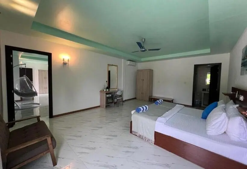 اتاق لوکس خانوادگی, Clouds Beach Retreat Laamu Gan